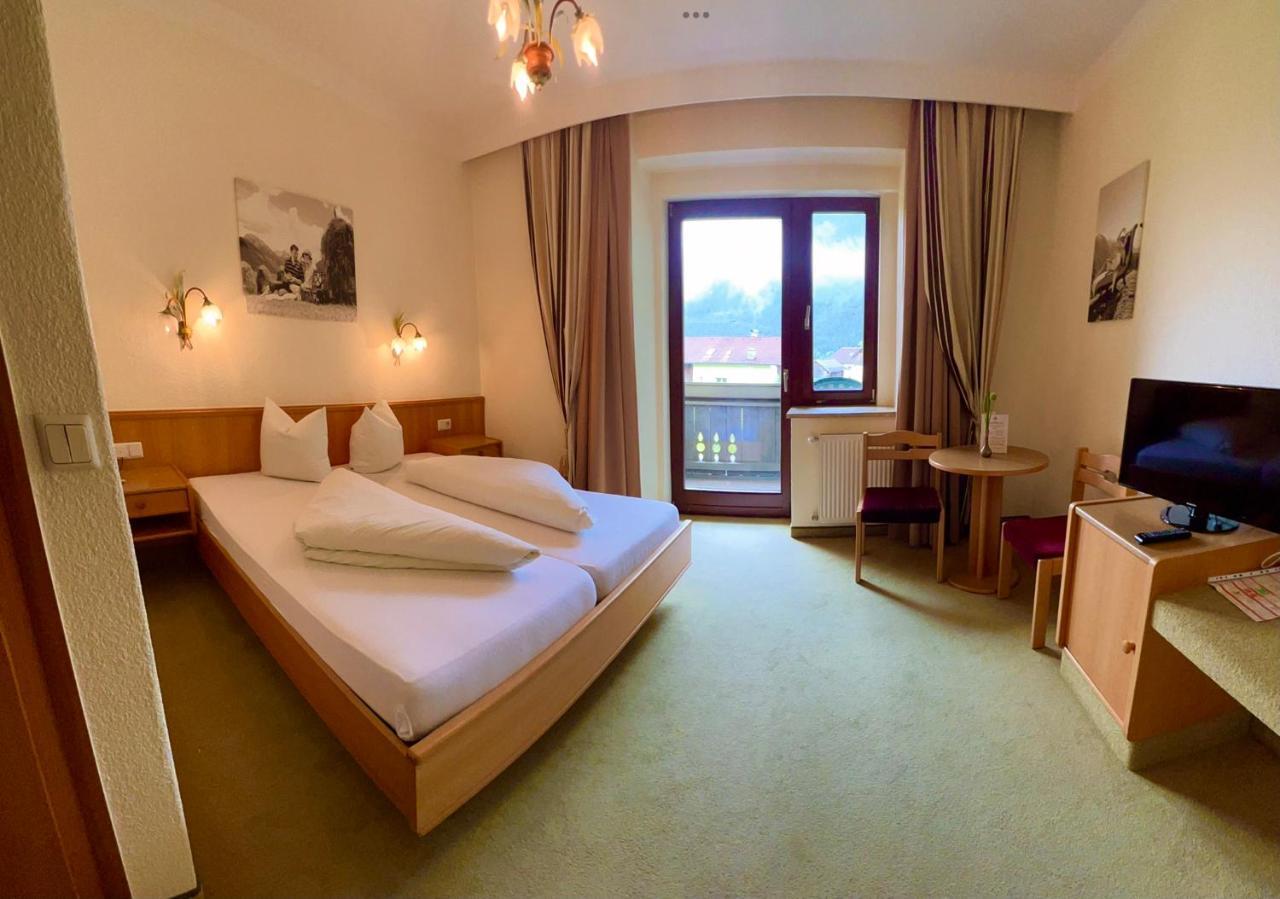 Hotel Zum Lamm Tarrenz Exterior foto