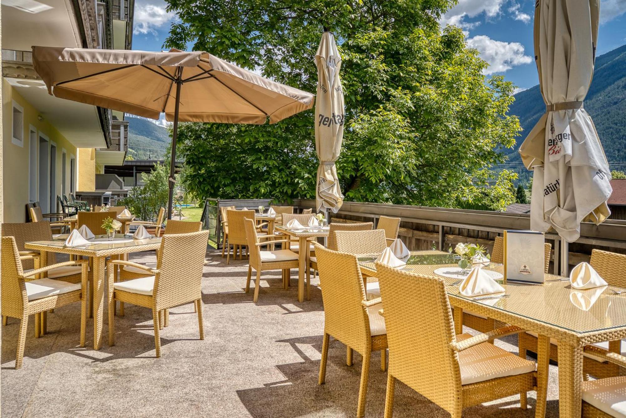 Hotel Zum Lamm Tarrenz Exterior foto
