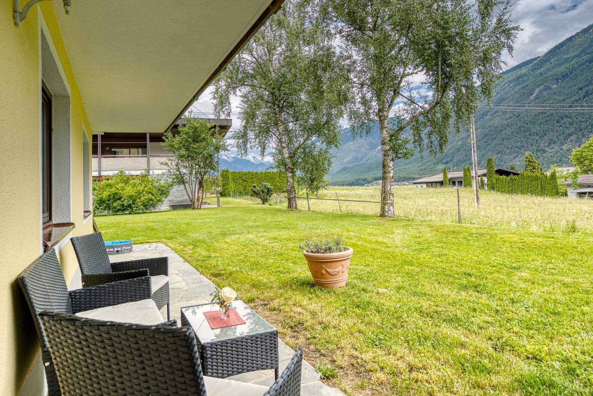 Hotel Zum Lamm Tarrenz Exterior foto