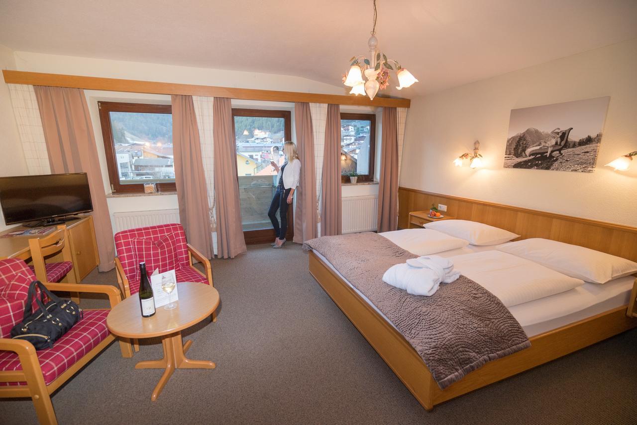 Hotel Zum Lamm Tarrenz Exterior foto