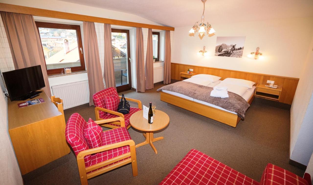 Hotel Zum Lamm Tarrenz Exterior foto
